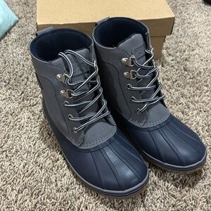 Boots Sperry bowline boot navy/grey size 3 NWT.